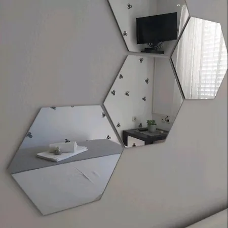 Lanterna Hotel Sućuraj